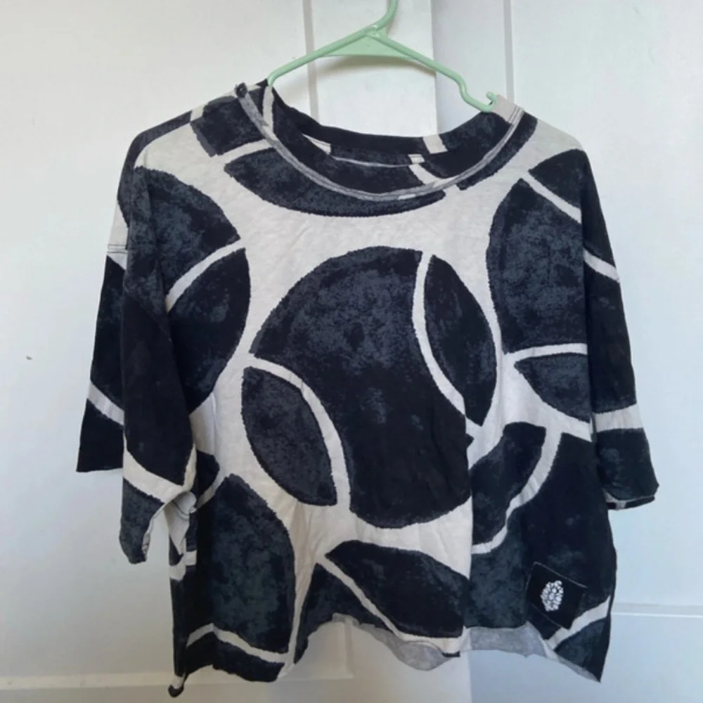 NWT! Free People Movement Inspired Printed Tee; Racquet Combo; Size Medium - Picture 11 of 13